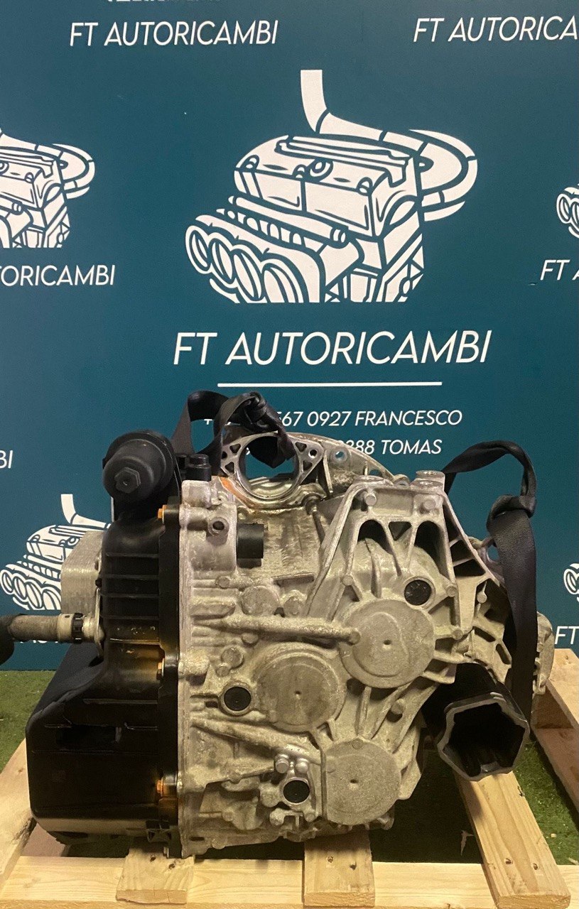 Cambio automatico 654920 R2473715700 Mercedes Classe A 2.0 D anno 2019, esemplare da 88.000 km